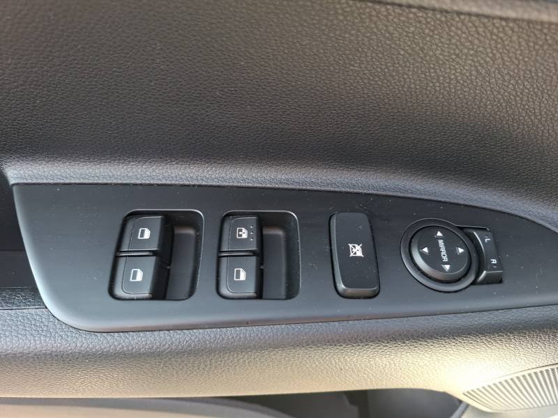 Kia Rio - Photo 17
