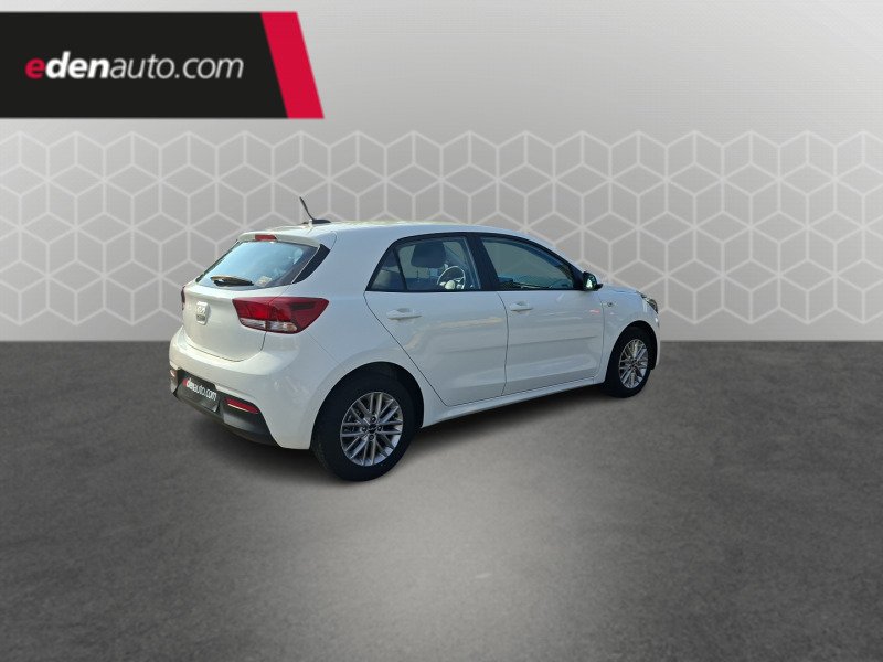 Kia Rio - Photo 5