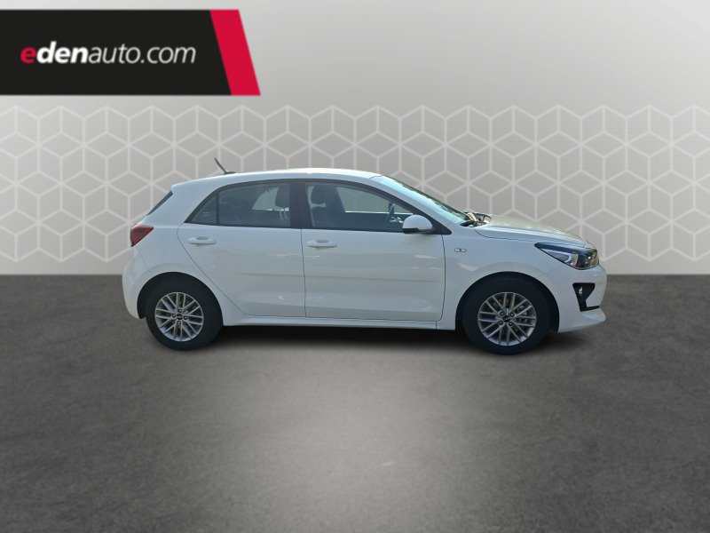 Kia Rio - Photo 6