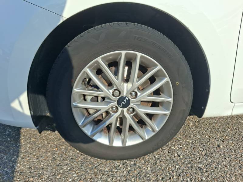 Kia Rio - Photo 9