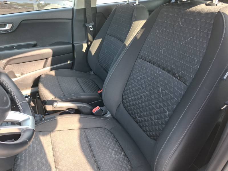Kia Rio - Photo 10