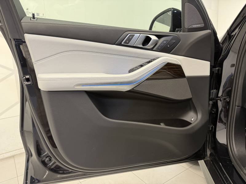 BMW X5 - Photo 11