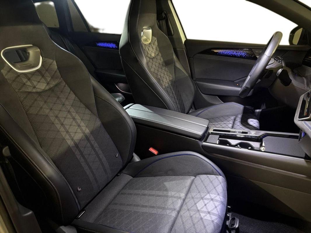 Volkswagen Passat - Photo 14