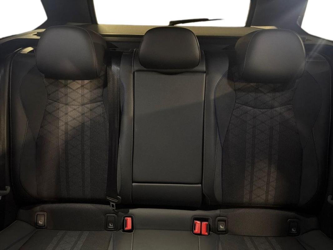 Volkswagen Passat - Photo 23