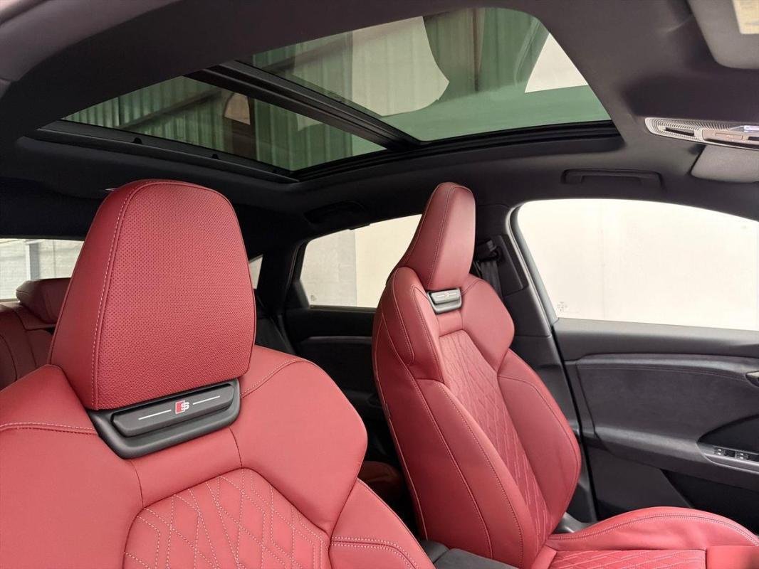 Audi SQ6 e-tron - Photo 34