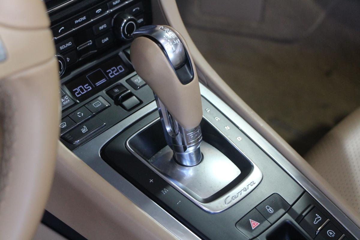 Porsche 911 - Photo 17