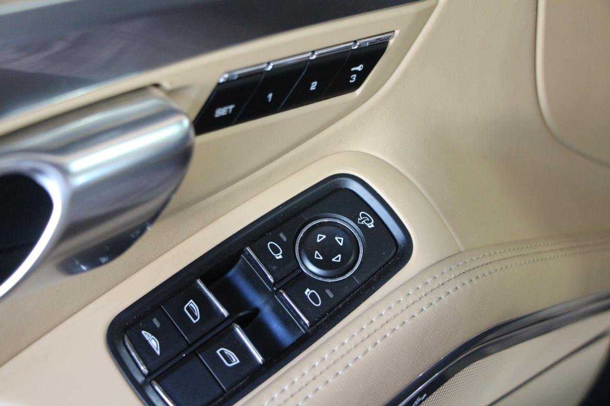Porsche 911 - Photo 27