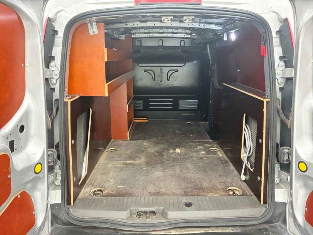 Ford Transit Connect - Photo 15