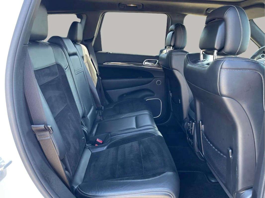 Jeep Grand Cherokee - Photo 13