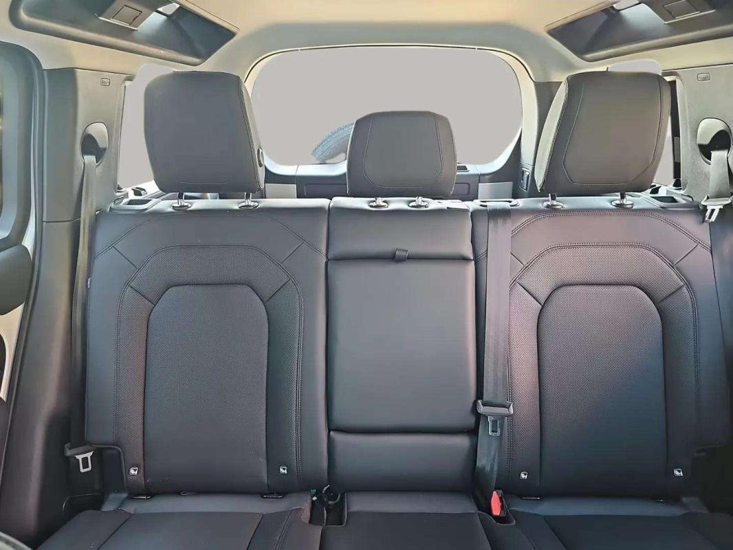 Land Rover Defender - Photo 4