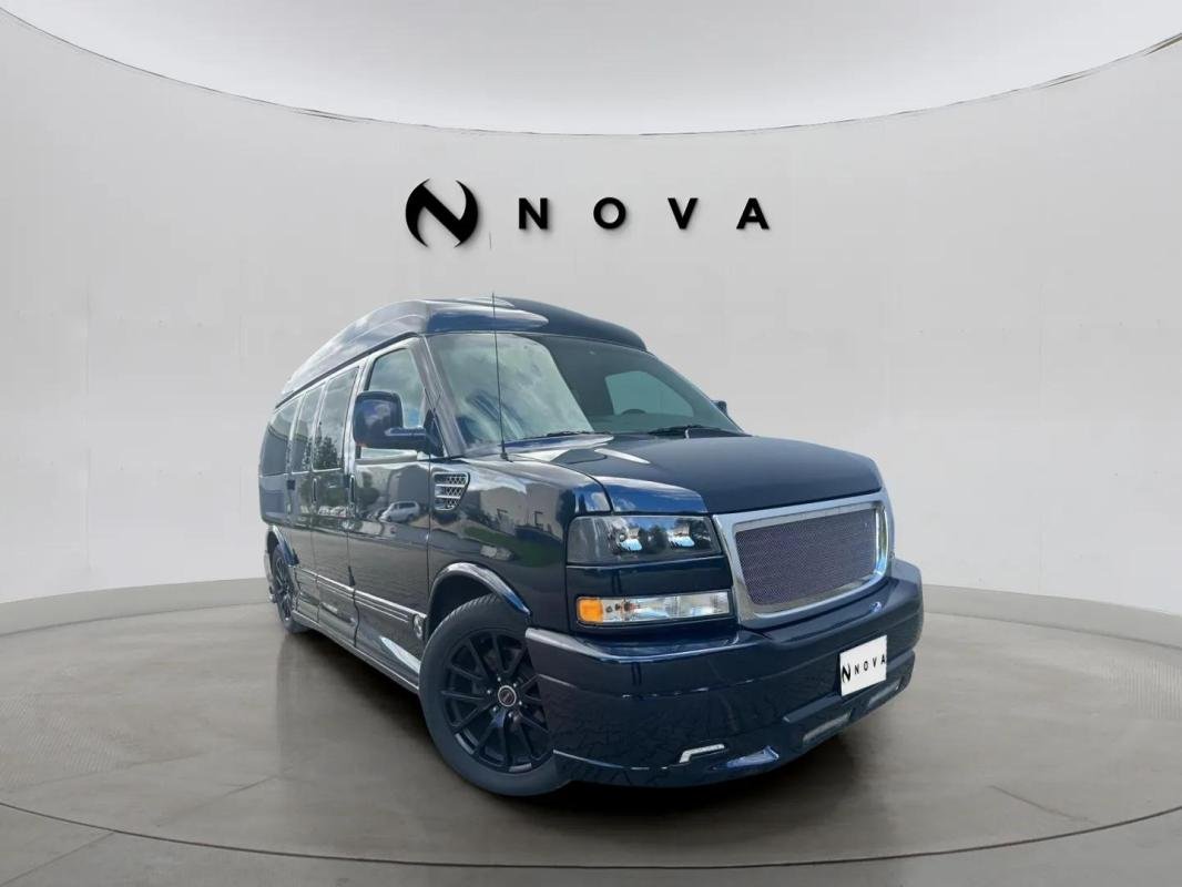 Chevrolet Express - Photo 1
