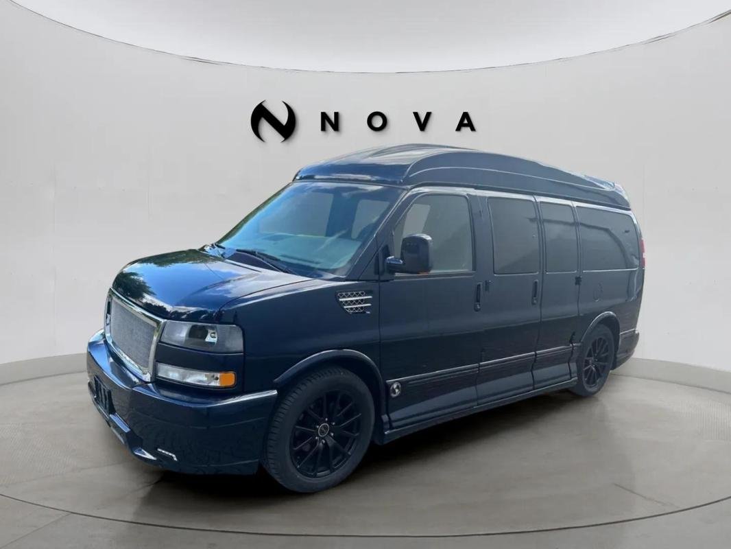 Chevrolet Express - Photo 2
