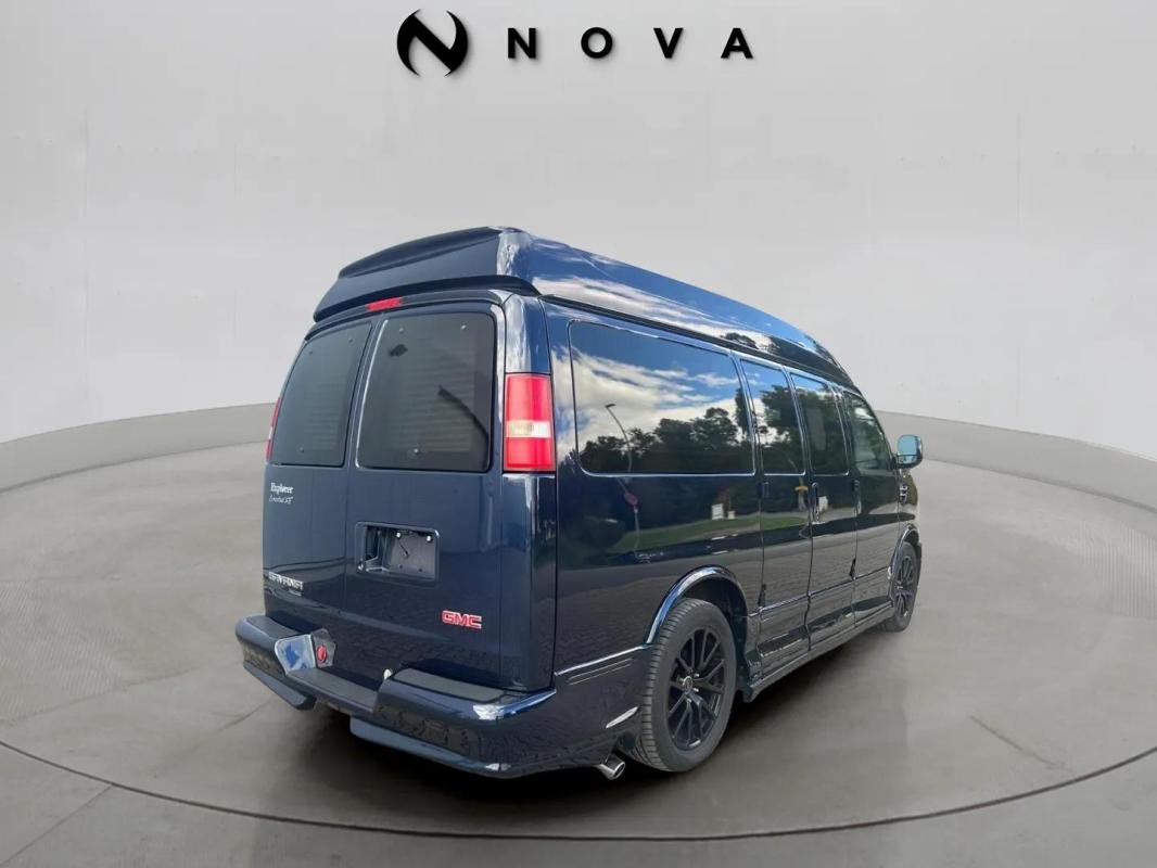 Chevrolet Express - Photo 5