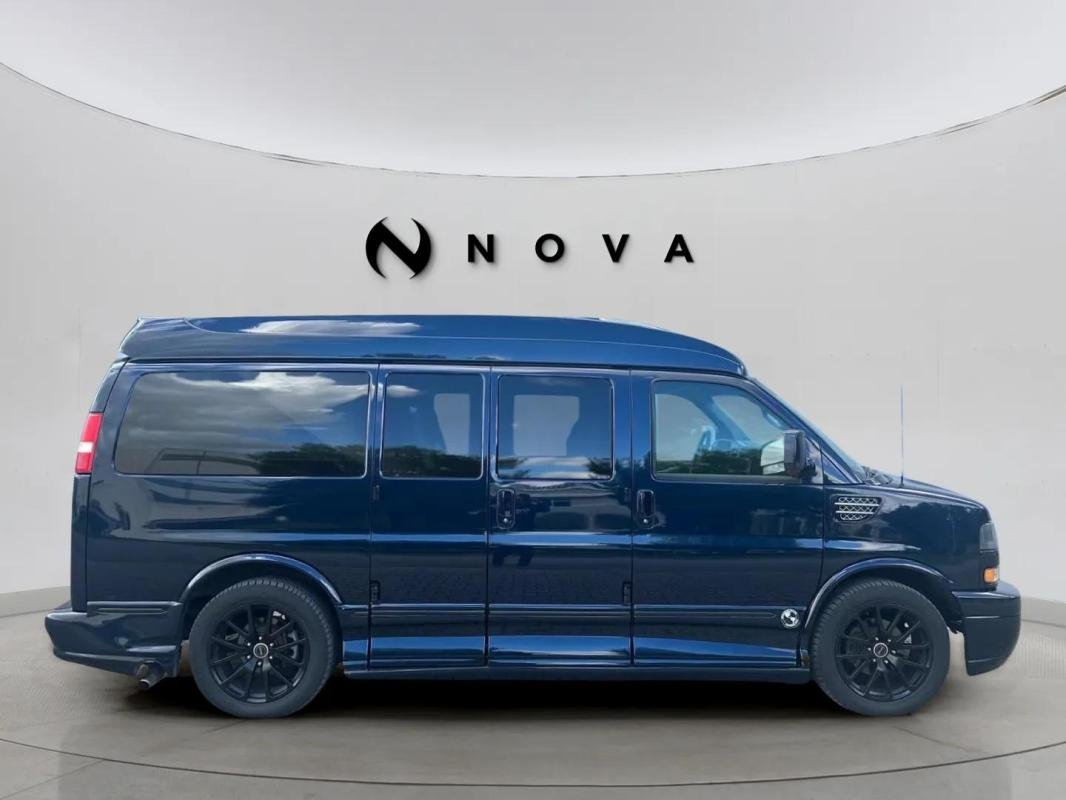 Chevrolet Express - Photo 6