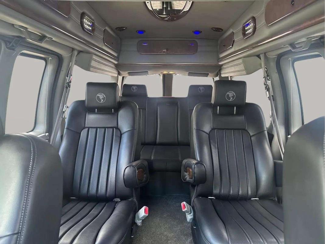 Chevrolet Express - Photo 8