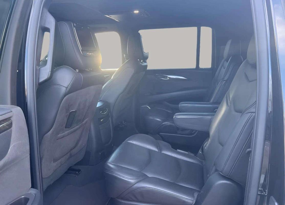 Cadillac Escalade - Photo 5