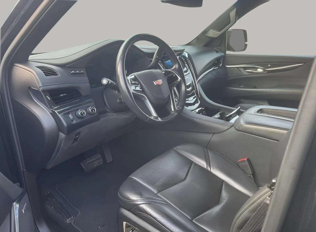 Cadillac Escalade - Photo 8