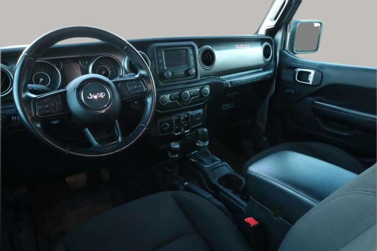 Jeep Wrangler - Photo 12