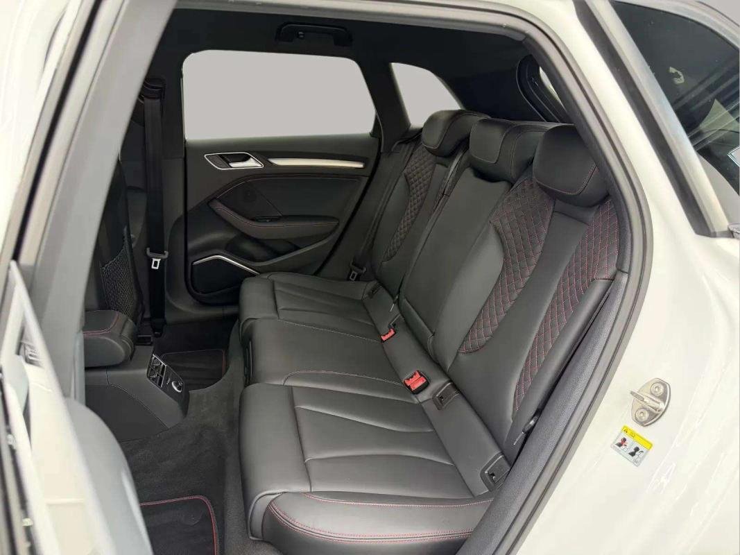 Audi S3 - Photo 11
