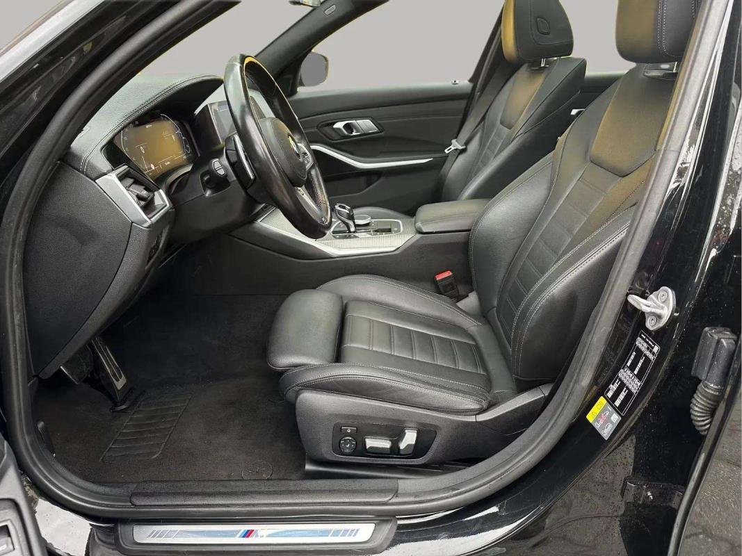 BMW 330e - Photo 12