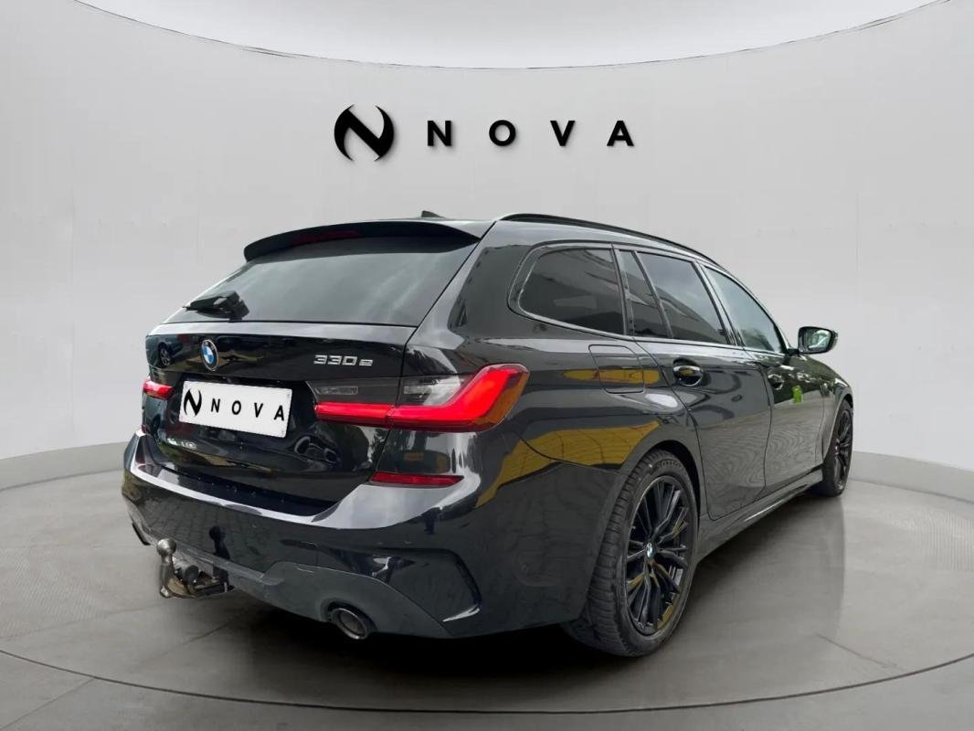 BMW 330e - Photo 3