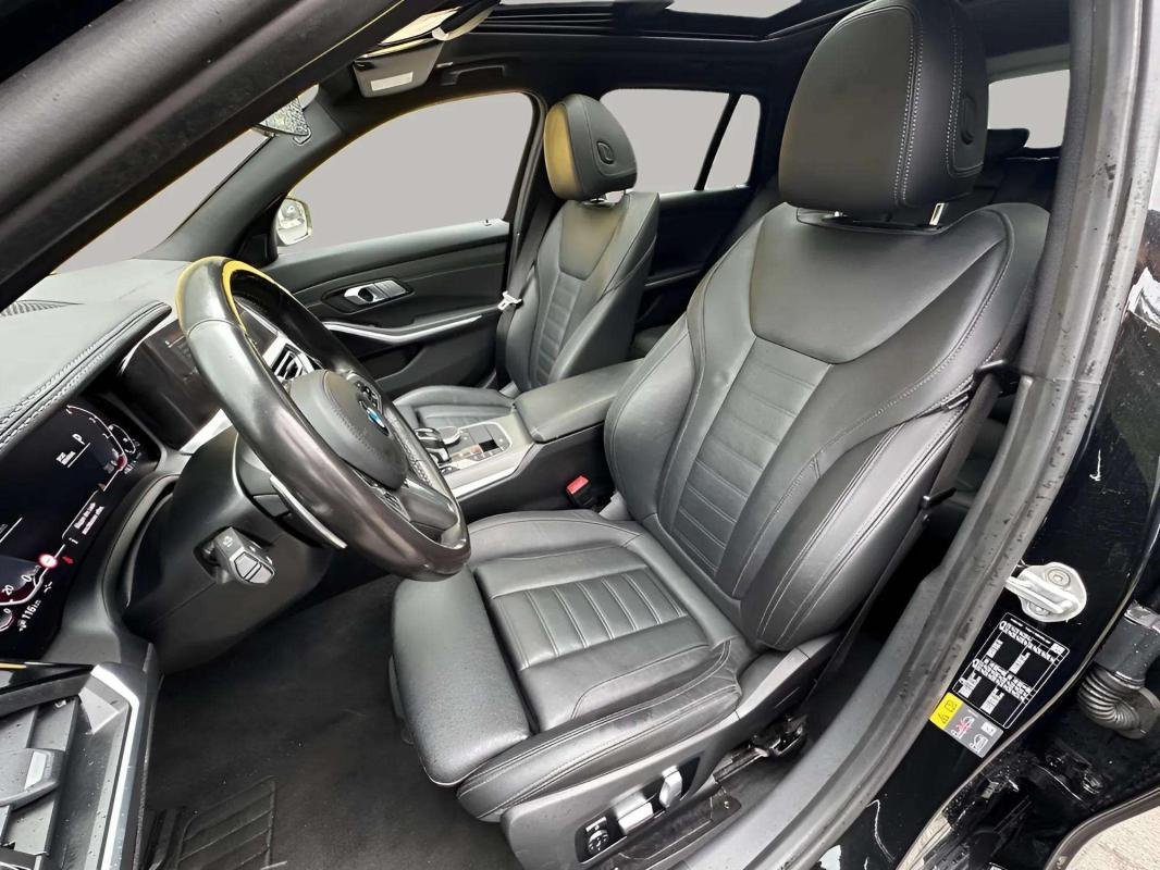 BMW 330e - Photo 8