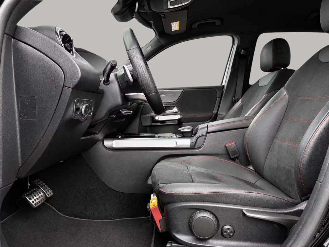Mercedes GLB - Photo 12