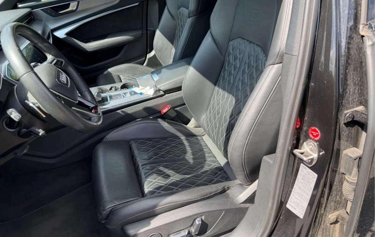 Audi A6 - Photo 8