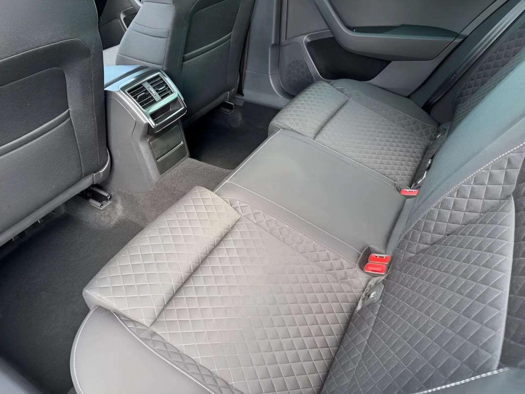 Skoda Superb Combi - Photo 12