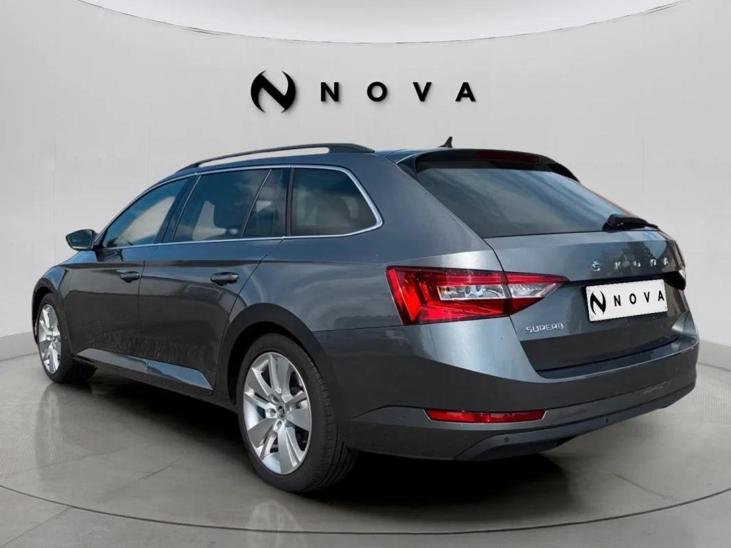 Skoda Superb Combi - Photo 3