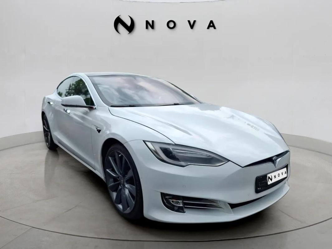 Tesla Model S - Photo 4