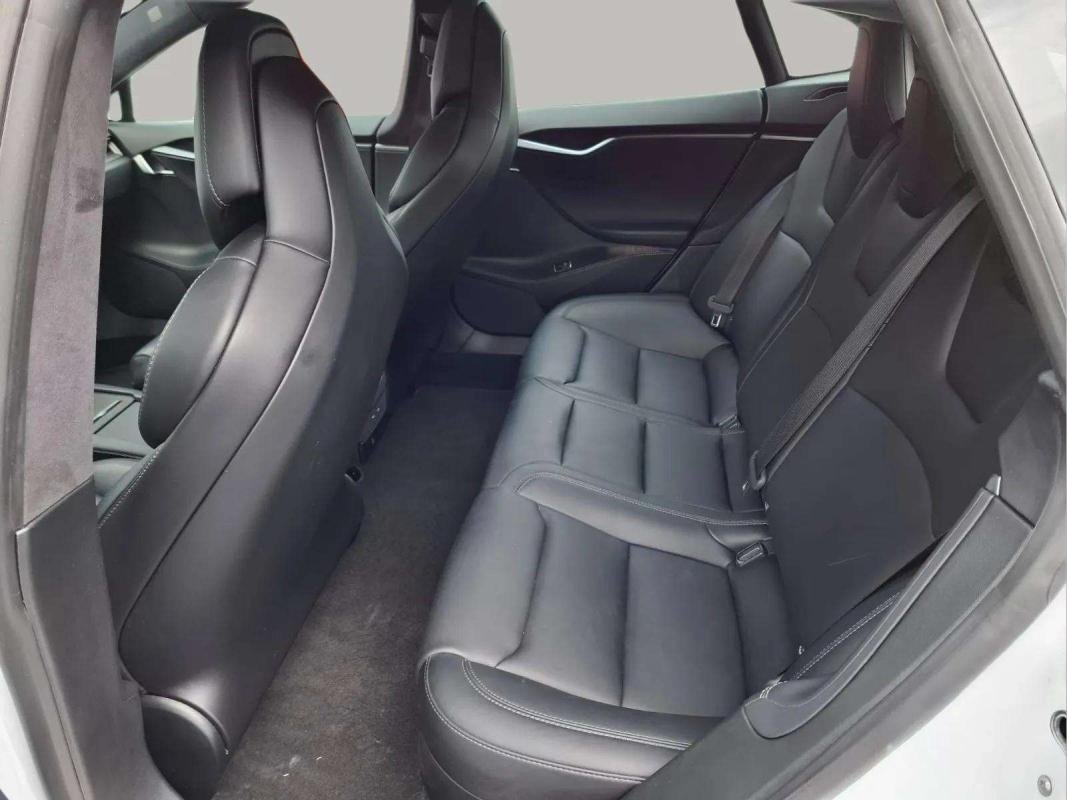 Tesla Model S - Photo 5