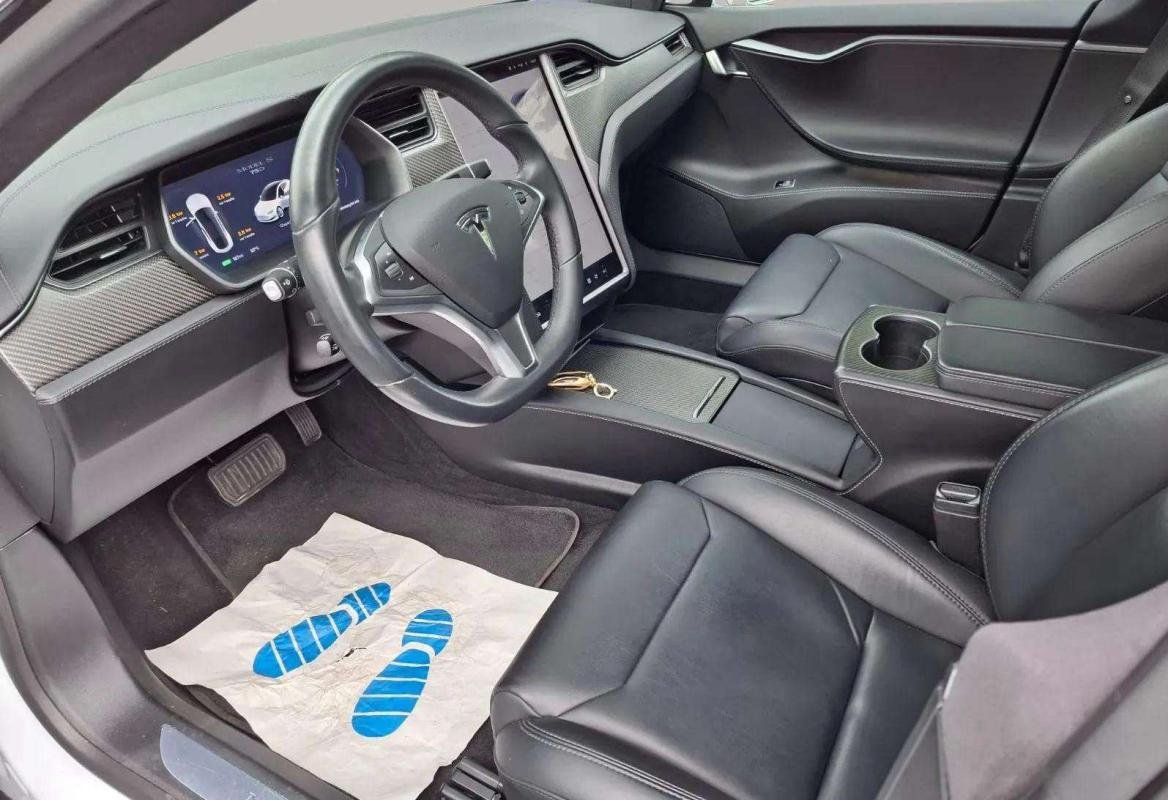 Tesla Model S - Photo 9