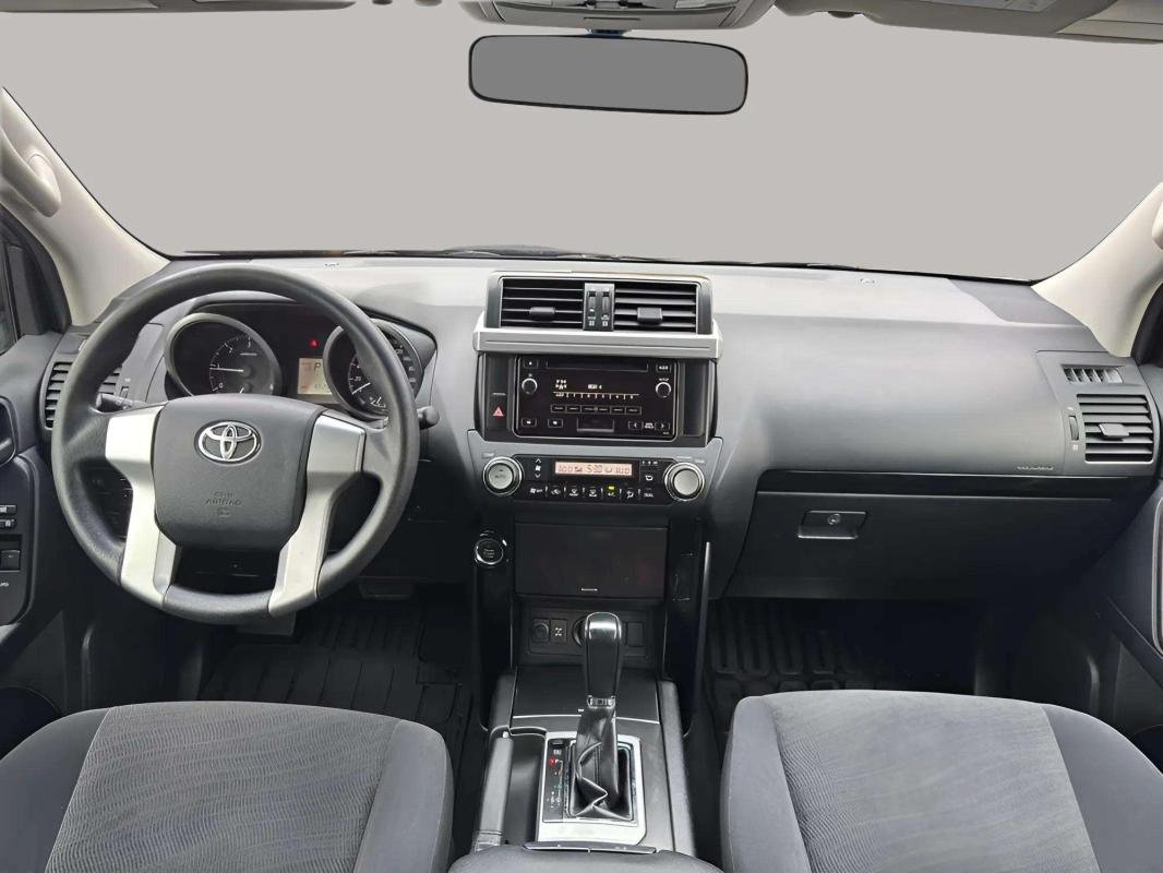 Toyota Land Cruiser - Photo 11