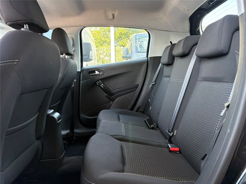 Peugeot 208 - Photo 13