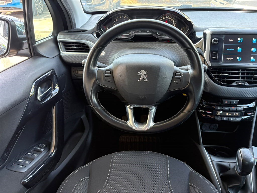 Peugeot 208 - Photo 15
