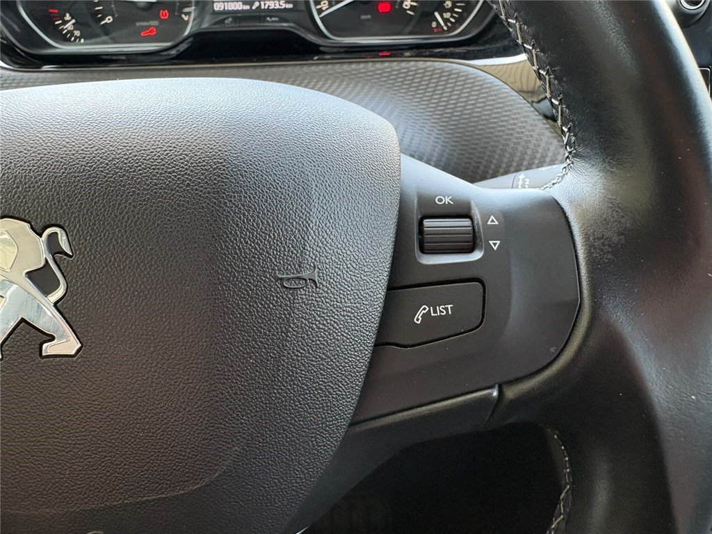 Peugeot 208 - Photo 18