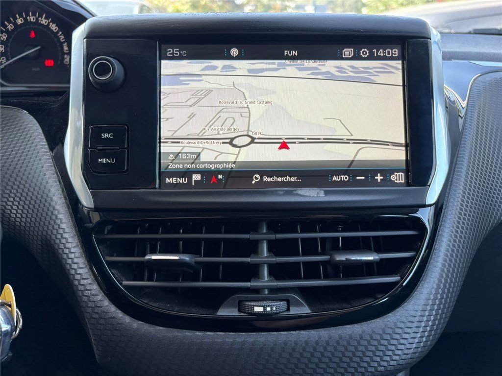 Peugeot 208 - Photo 21