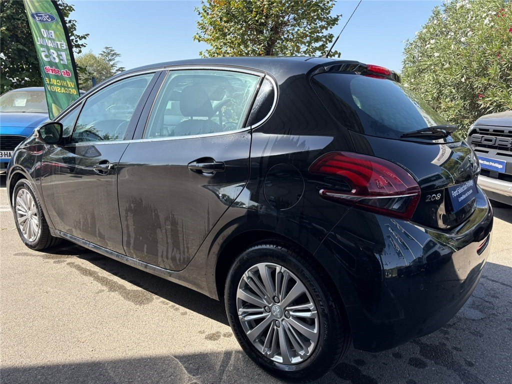Peugeot 208 - Photo 3