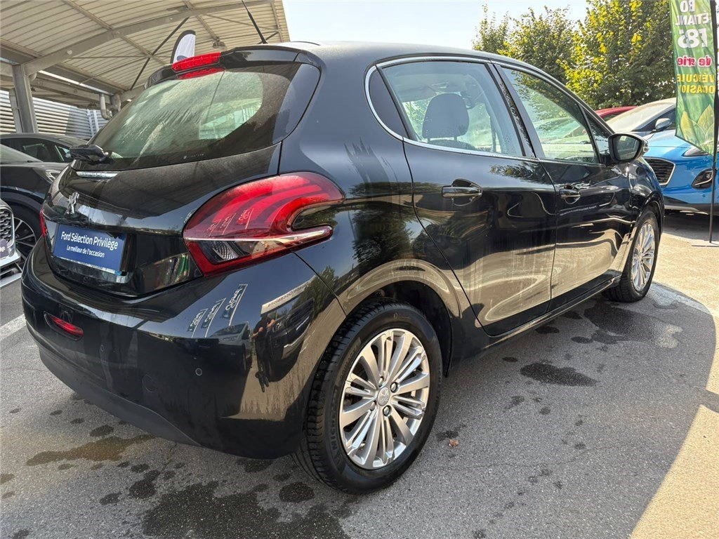 Peugeot 208 - Photo 5