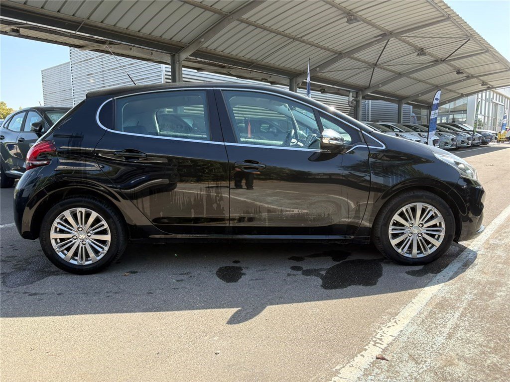 Peugeot 208 - Photo 6