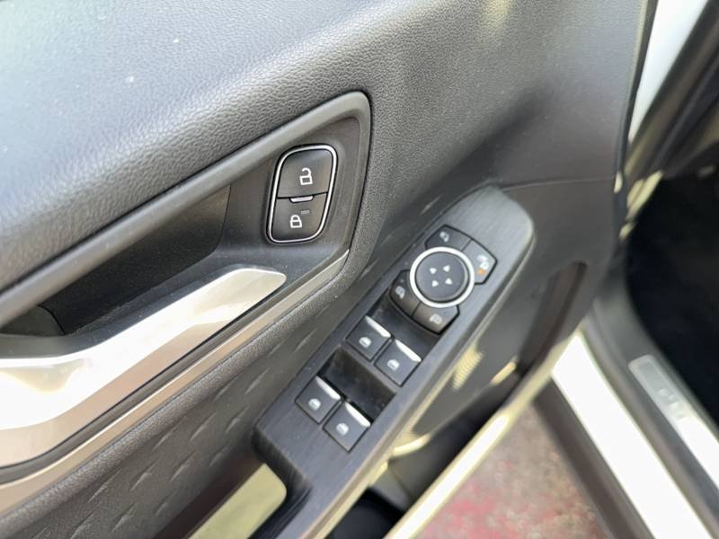 Ford Kuga - Photo 23