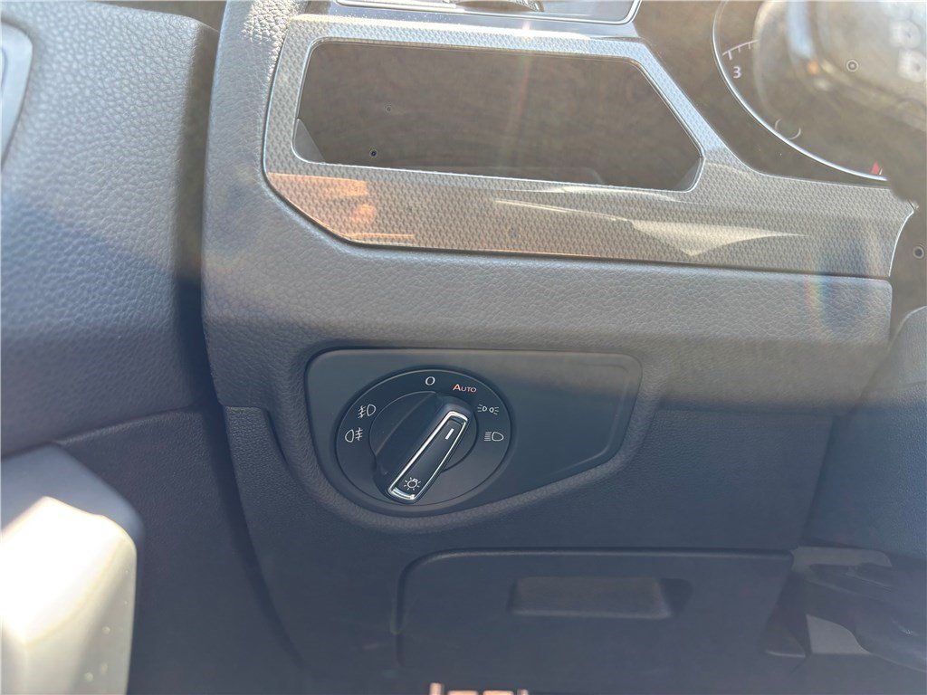 Volkswagen Touran - Photo 17