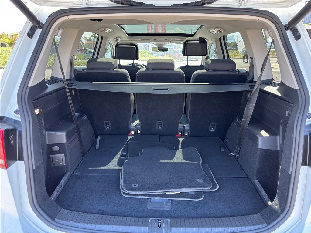 Volkswagen Touran - Photo 9