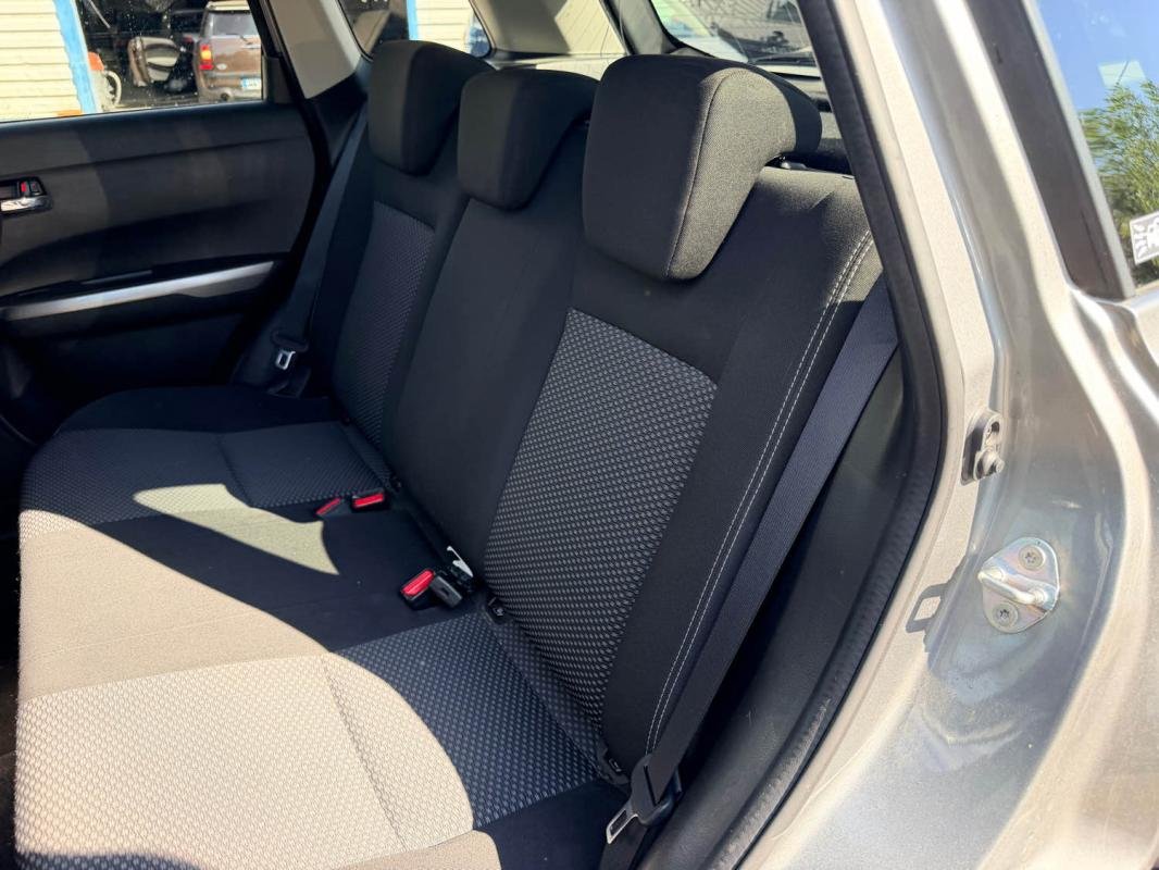 Suzuki Vitara - Photo 11