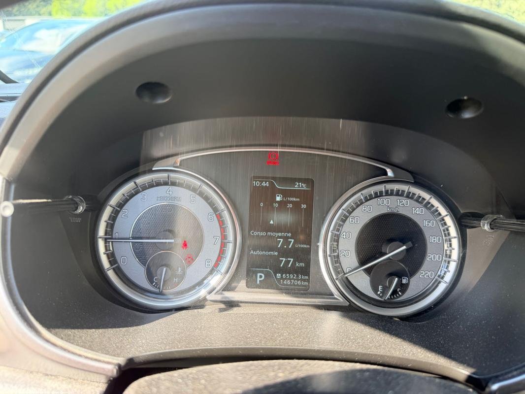 Suzuki Vitara - Photo 19
