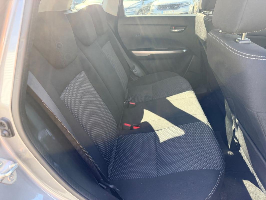 Suzuki Vitara - Photo 9