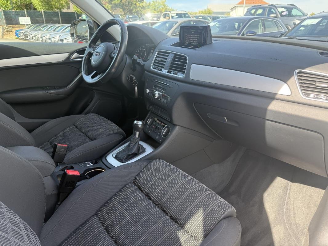 Audi Q3 - Photo 21