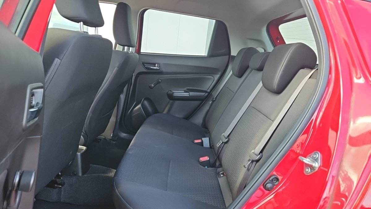 Suzuki Swift - Photo 12