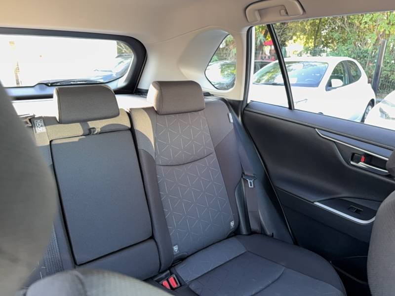 Toyota RAV4 - Photo 13